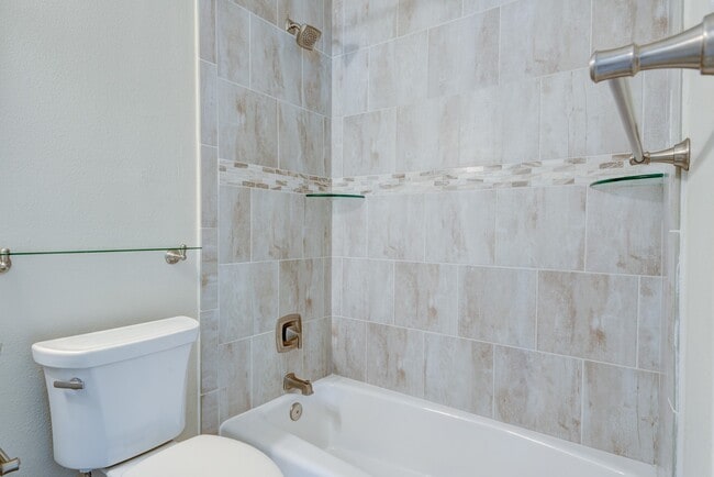 Building Photo - 5869 Valley Forge Dr