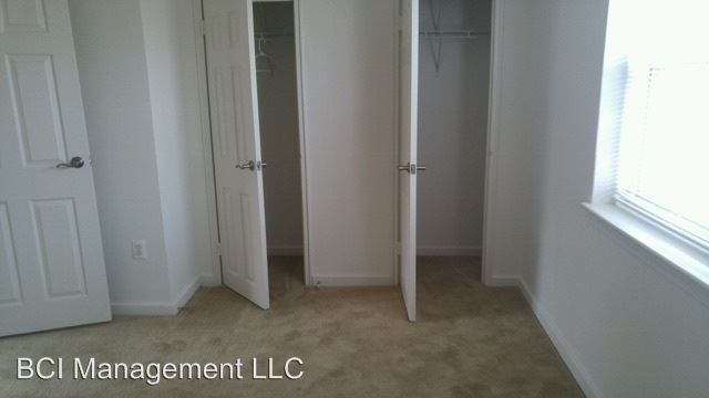Building Photo - 2125 Cameron Dr