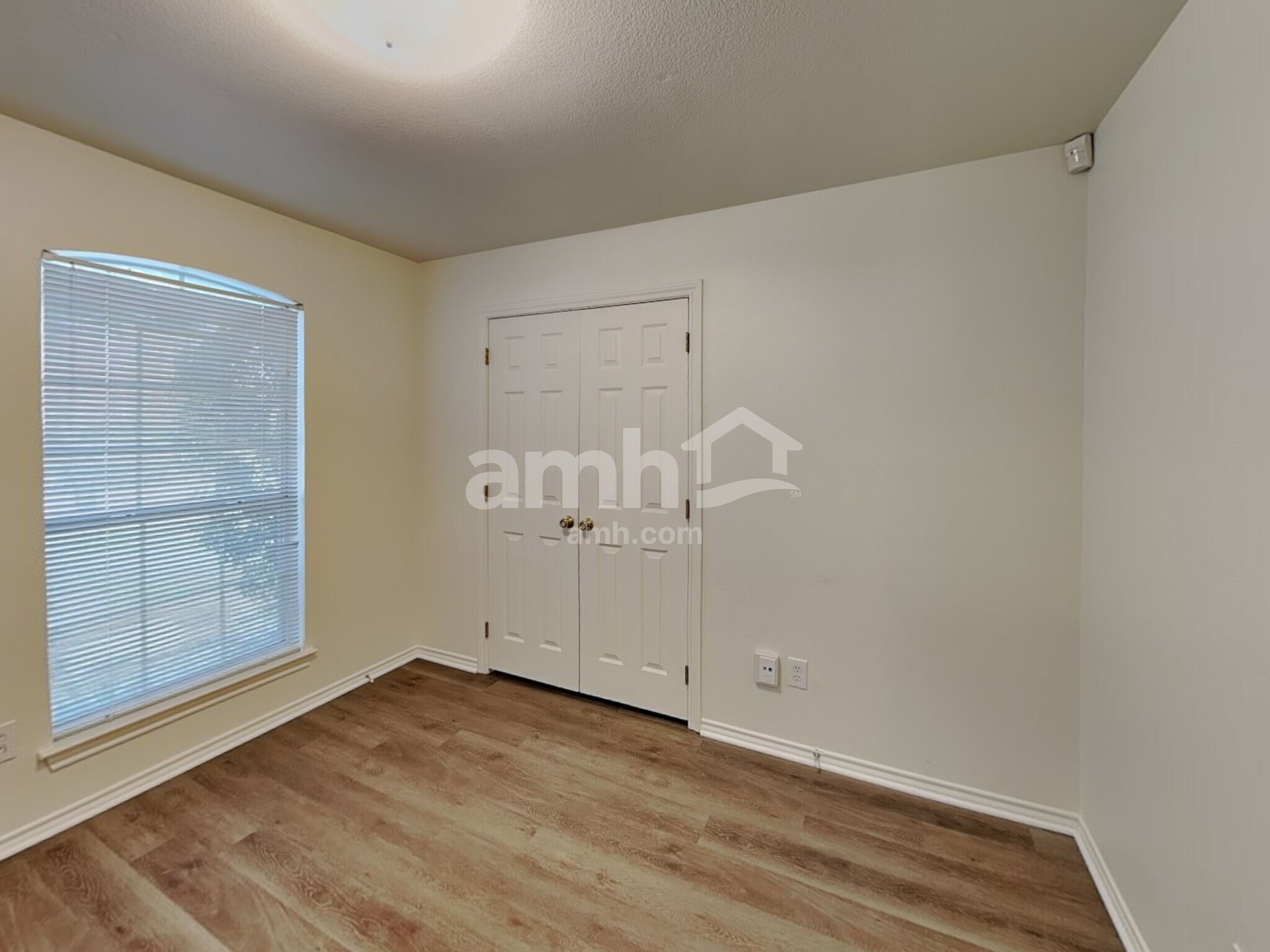 Building Photo - 901 Worden Dr