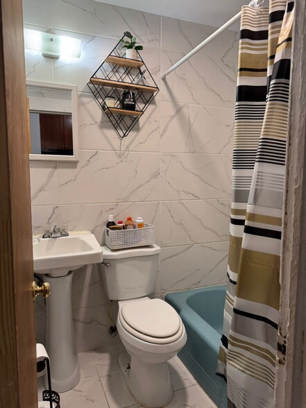 Building Photo - 31 Harrison Pl