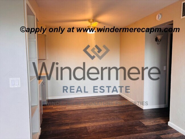 Building Photo - Modern Living at Tanglewood-Stylish First-Floor Condo!