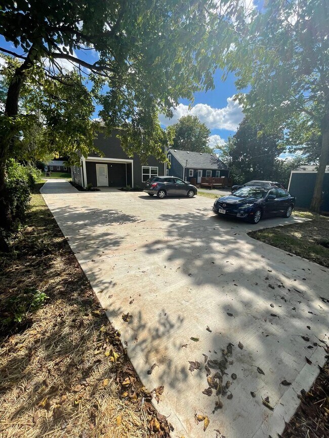 Building Photo - 505 Ingleside Dr