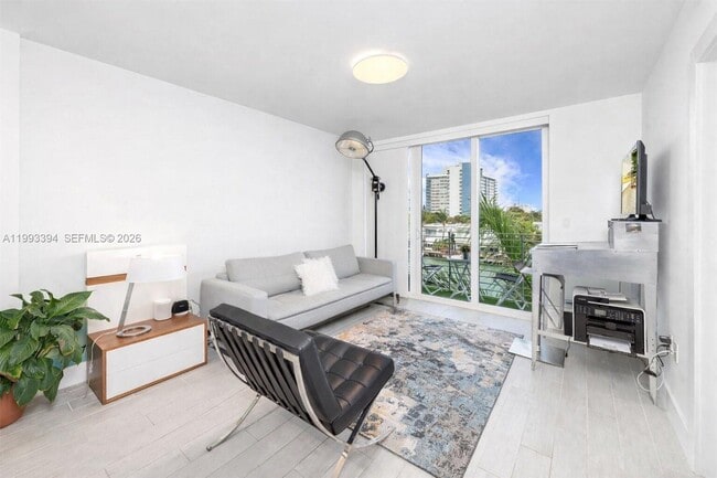 Building Photo - 41 N Shore Dr