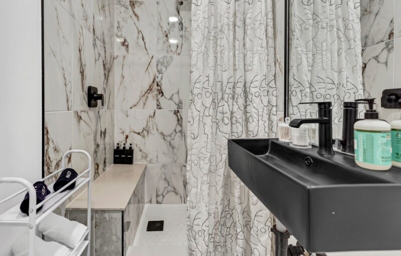 Building Photo - 574 Niagara St