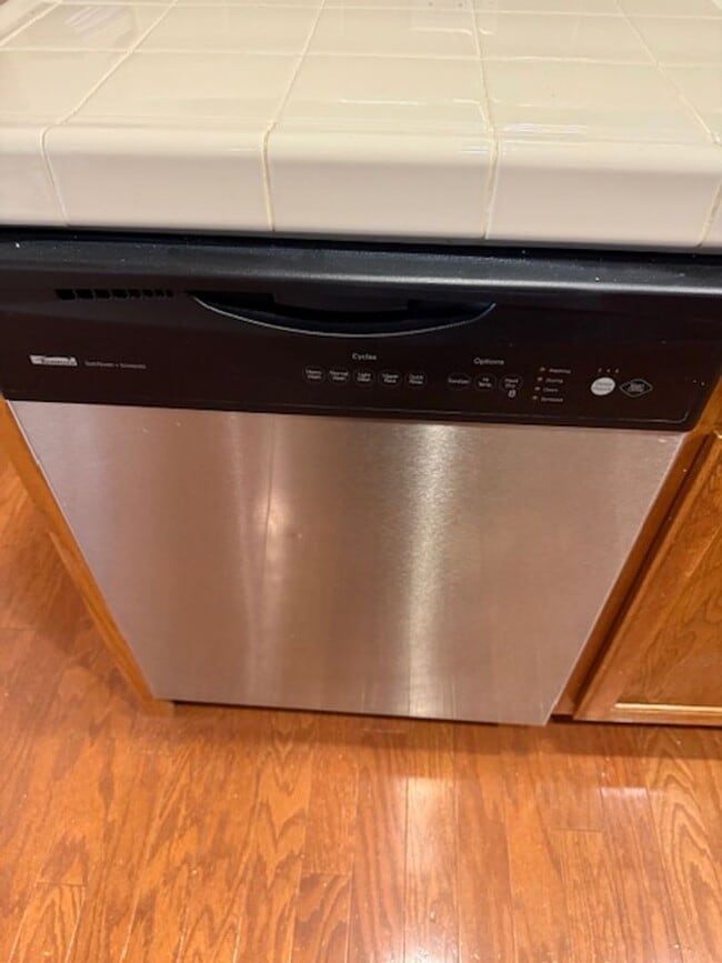 Building Photo - Gorgeous Natomas Condo