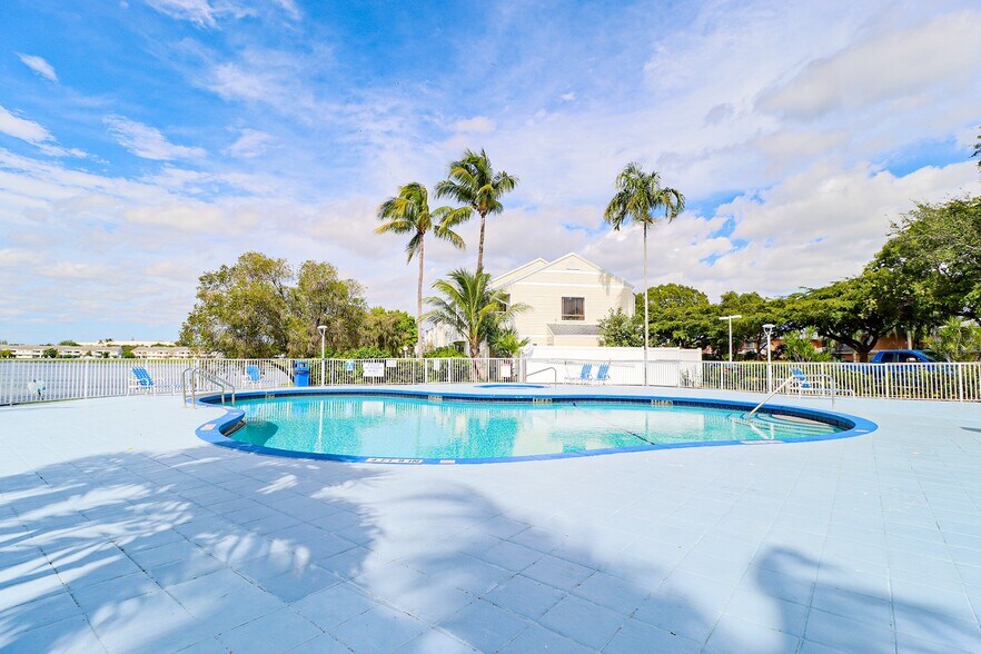 Building Photo - 3453 NW 44th St