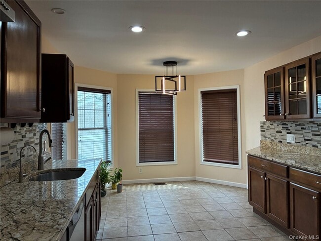 Building Photo - 24 Alice Ct