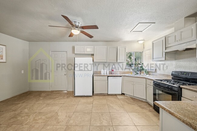 Building Photo - Updated 3-Bed, 2-Bath Bungalow on Spacious...