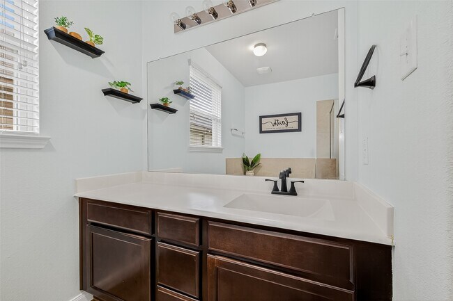 Building Photo - 10314 Douglas Fir Villa Ave