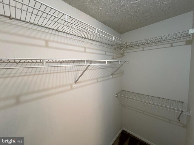 Building Photo - 7728 Havenside Terrace