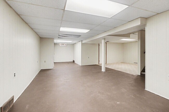 Building Photo - 29138 Hathaway