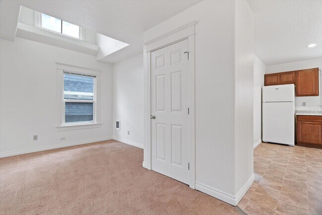 Building Photo - 1 Bedroom w/office space In Corbett/Lair H...