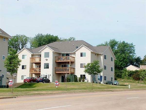 Building Photo - 4600 Grand Ave