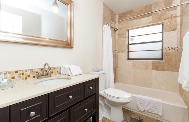 Building Photo - 7460 San Clemente Pl