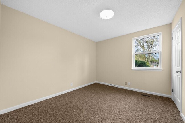 Building Photo - 3 Bedroom Home For Rent Near Needmore Road!