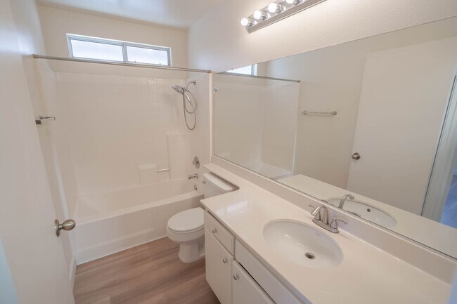 Building Photo - 22441 Cardiff Dr