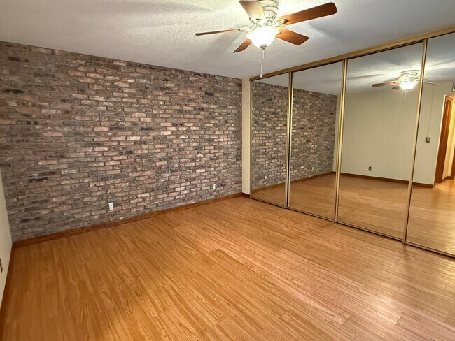 Building Photo - 4043 Palm Bay Cir