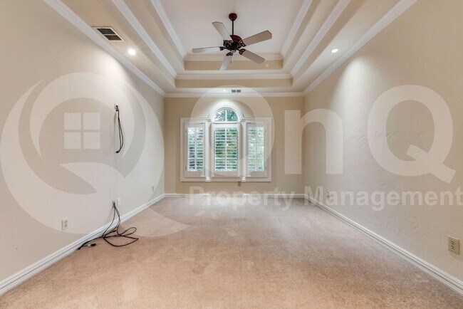 Building Photo - 5224 Longvue Dr