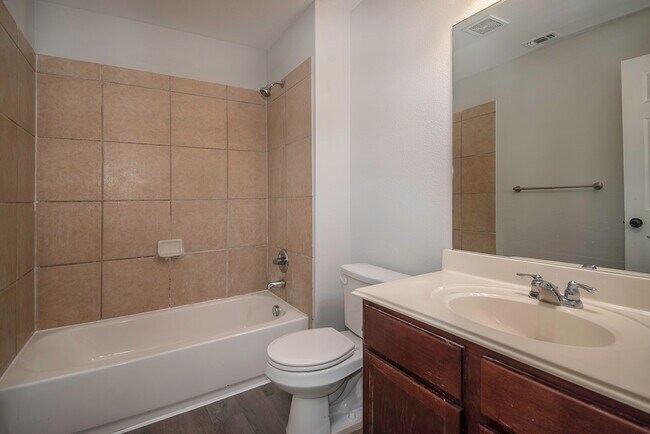 Building Photo - 7202 Colina Way