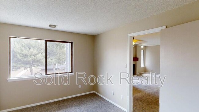 Building Photo - 3628 Iguana Dr