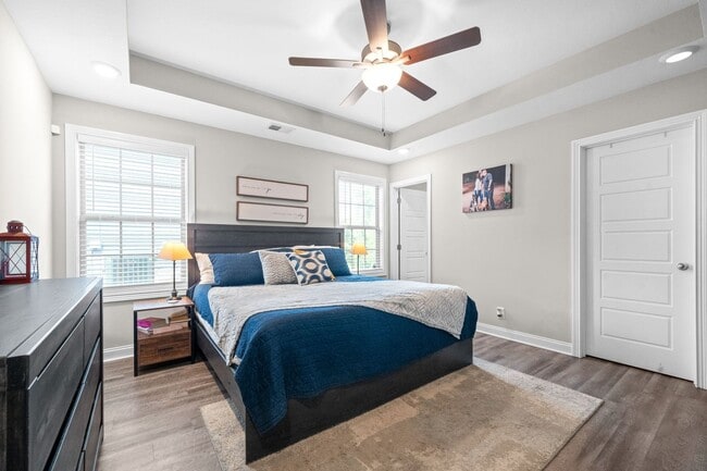 Building Photo - 3 Bed 2 Bath Home For Rent Near Downtown C...