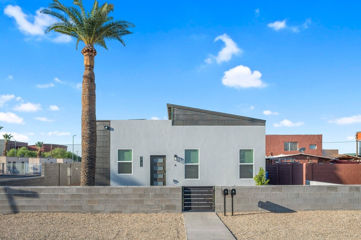 Building Photo - 3748 E Taylor St