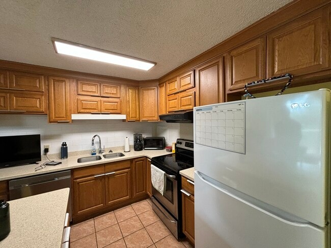 Primary Photo - 1830 Wilikina Dr