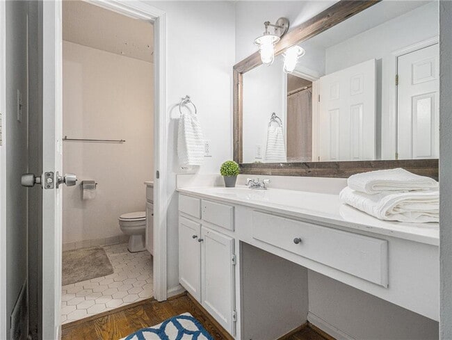 Building Photo - 3307 Pine Heights Dr NE