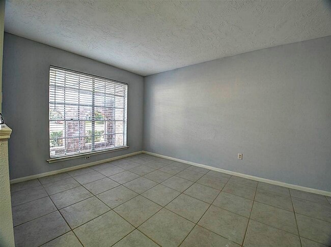 Building Photo - 11830 Mulholland Dr