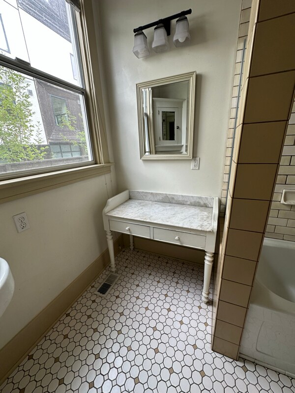 Building Photo - 2515 SE 23rd Ave