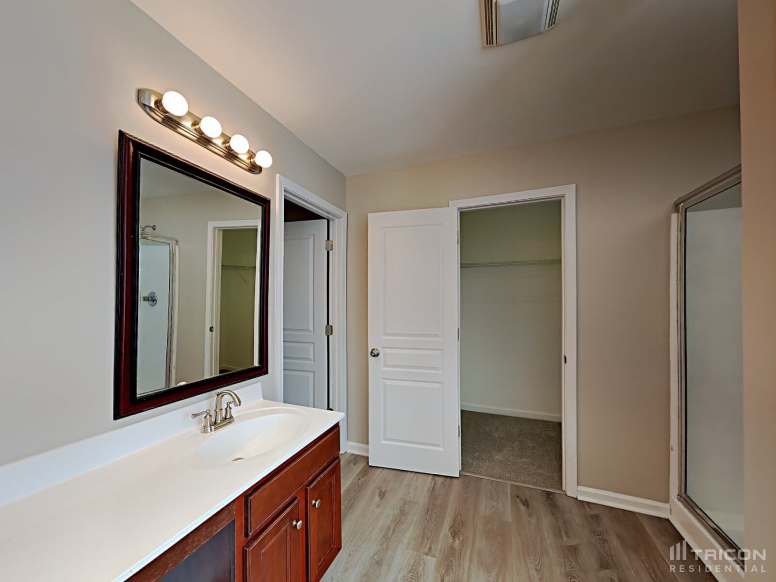 Building Photo - 154 Hidden Lake Cir