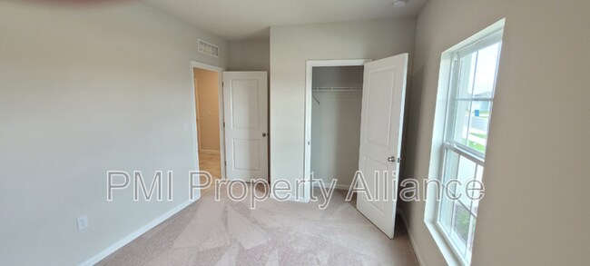 Building Photo - 141 Piave St