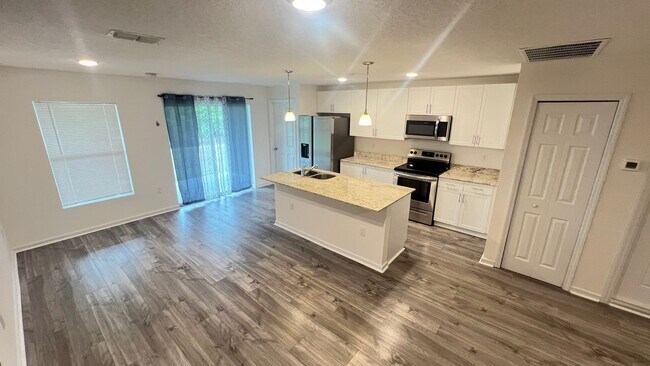 Building Photo - INCREDIBLE, BRAND NEW 4 Bedroom, 2 Bathroom Home in Palm Bay!!