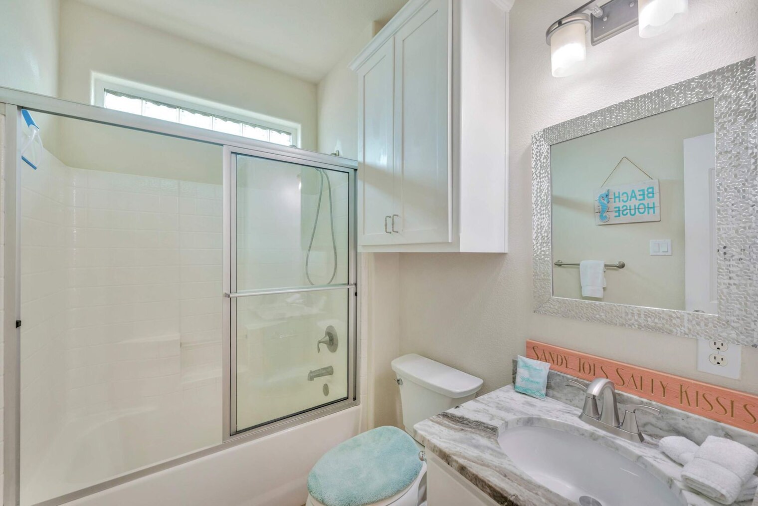 Building Photo - 660 Kara Dr