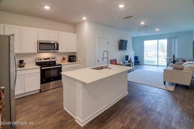 Building Photo - 9909 Garrin Dr