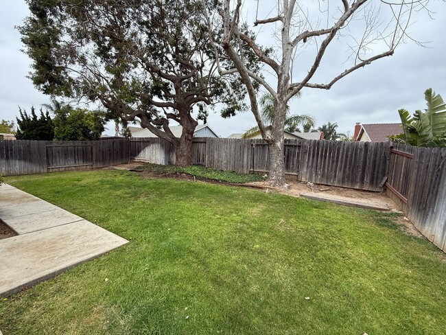 Building Photo - A nice Mission Oaks Home for Rent