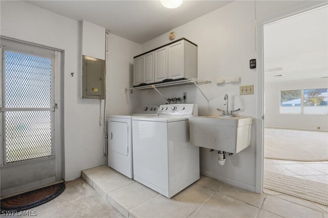 Building Photo - 135 Pebble Beach Blvd