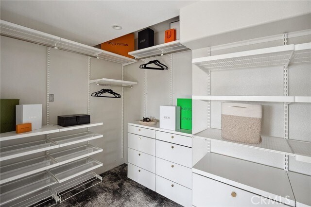 Building Photo - 5 Hillsborough