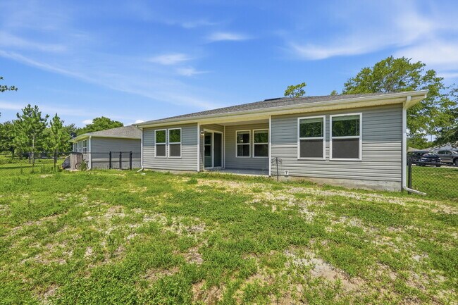 Building Photo - New community! Three bedrooms, two bathrooms and ready for you to move into!