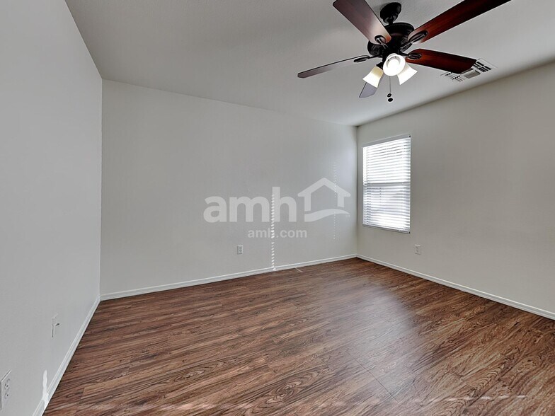 Building Photo - 1133 S 111th Cir