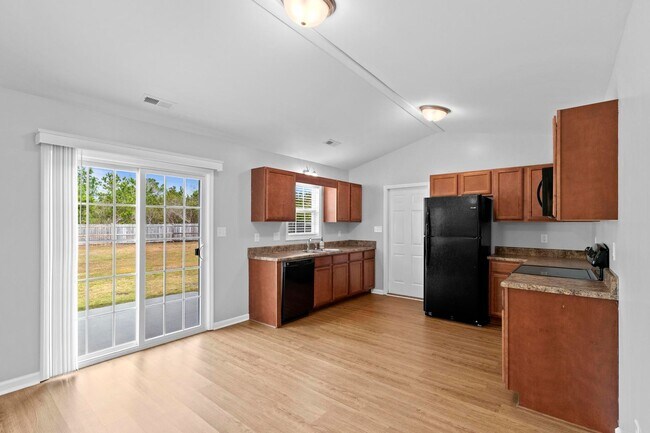 Building Photo - Ranch with fenced yard in Swansboro HS Dis...