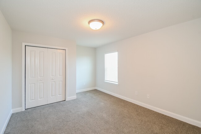 Building Photo - 812 Marne Blvd