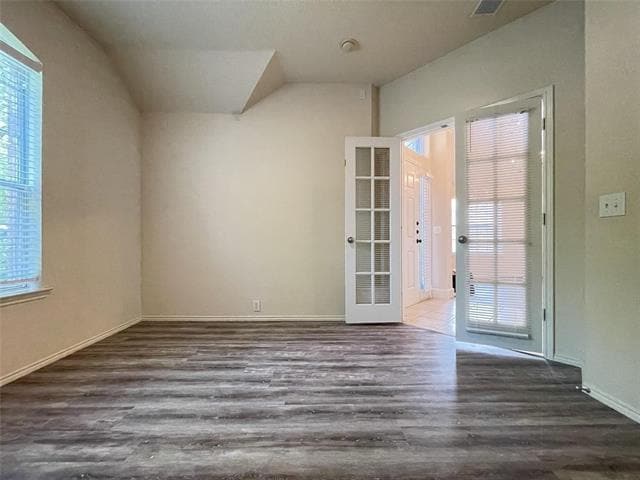 Building Photo - 1004 Southfork Dr