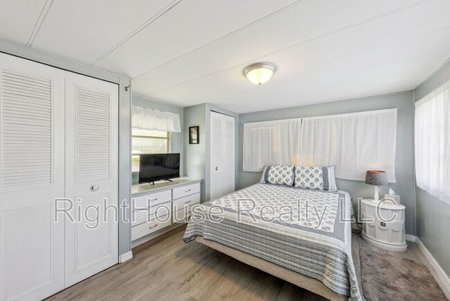 Building Photo - 77 Wildwood Ln