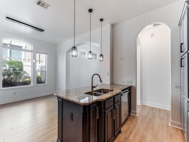 Building Photo - 15224 Glen Heather Dr