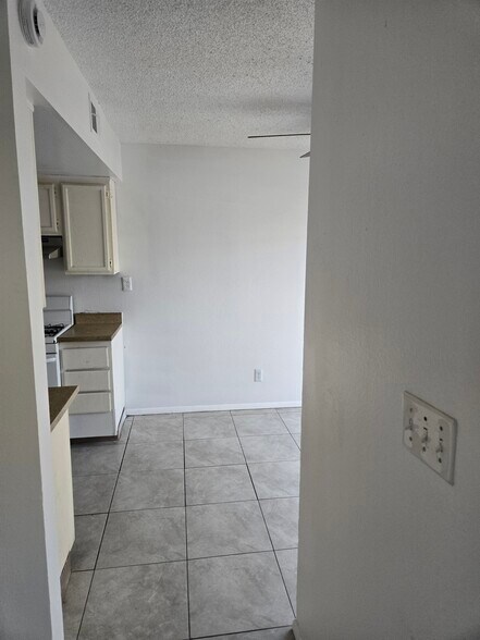 Building Photo - 2841 Wheelwright Dr