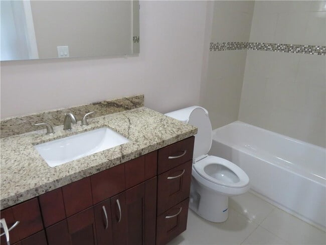 Building Photo - 1944 Sheridan St