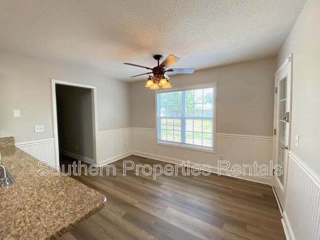 Building Photo - 346 Cresthaven Dr