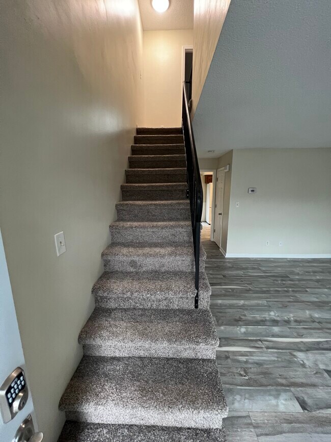 Building Photo - 1664 Louisville Rd