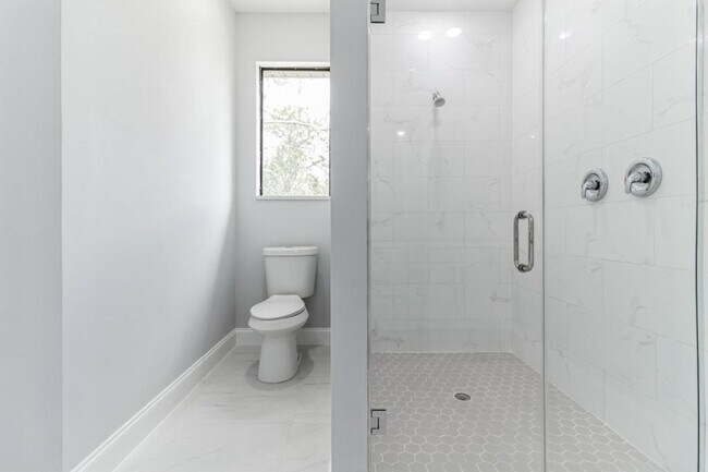 Building Photo - 3408 2nd St SW